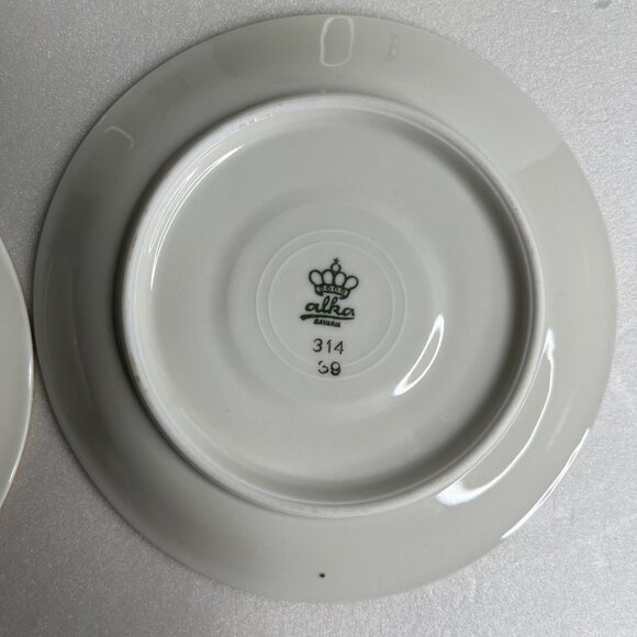 Kunst Kronach Bavaria Espresso Cups and Saucers Ivory with Gold Trim Set 2 - Picture 3 of 9